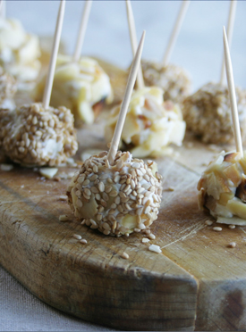 Recipe | Garlic scape cream cheese ball pop - Recipes with fermented garlic scapes, garlic scapes and organic garlic – Le Petit Mas organic garlic and garlic scape farm in Quebec (Canada) 