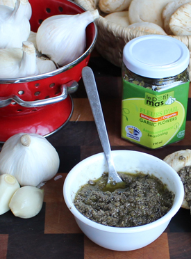 Recipe - Tapenade with garlic sacpes - - Recipes with fermented garlic scapes – Le Petit Mas organic garlic and garlic scape farm in Quebec (Canada) 