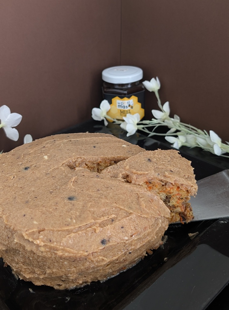 Recette | Gateau aux carottes et miel à l'ail noir | Le Petit Mas